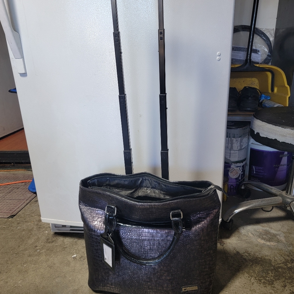 Rolling briefcase